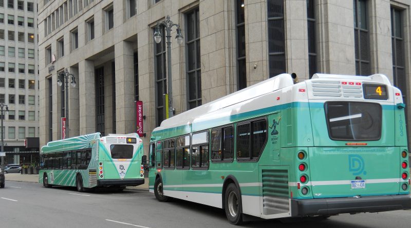 ddot-buses-downtown-detroit-ally-detroit-center-transit